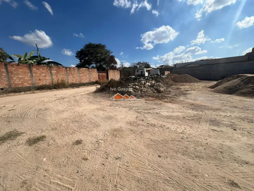 Foto 1 de Terreno / Lote à venda, 440m2 em Esmeraldas - MG