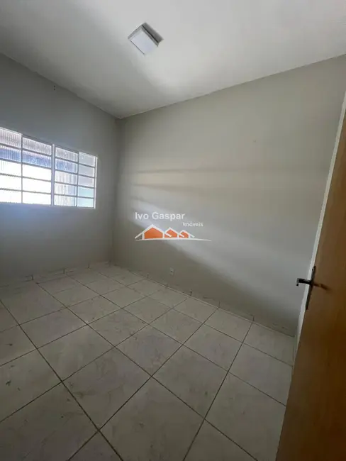 Foto 3 de Casa com 2 quartos à venda, 180m2 em Esmeraldas - MG