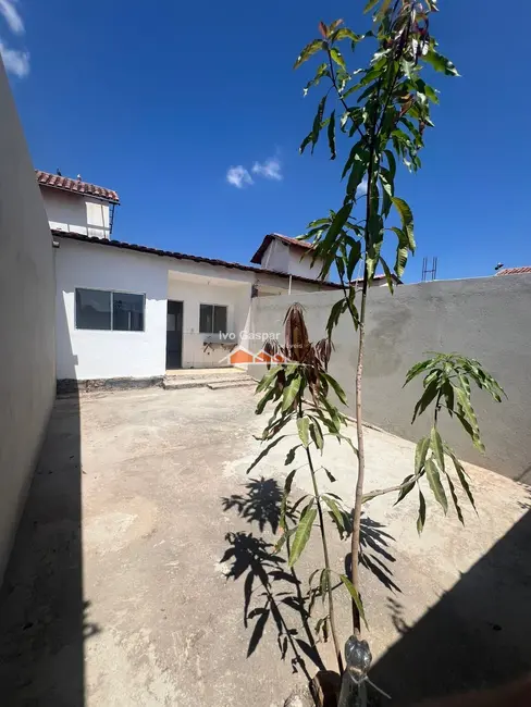 Casa com 2 quartos à venda, 180m2 em Esmeraldas - MG - imagem 2 Foto 2 de Casa com 2 quartos à venda, 180m2 em Esmeraldas - MG