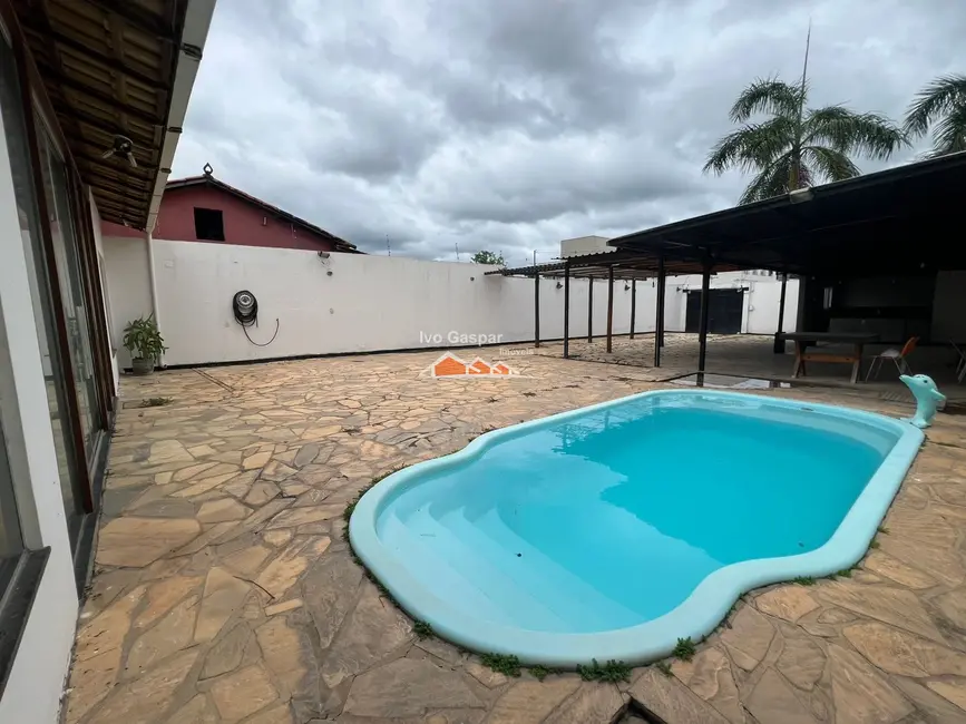 Foto 2 de Casa com 2 quartos à venda, 450m2 em Esmeraldas - MG