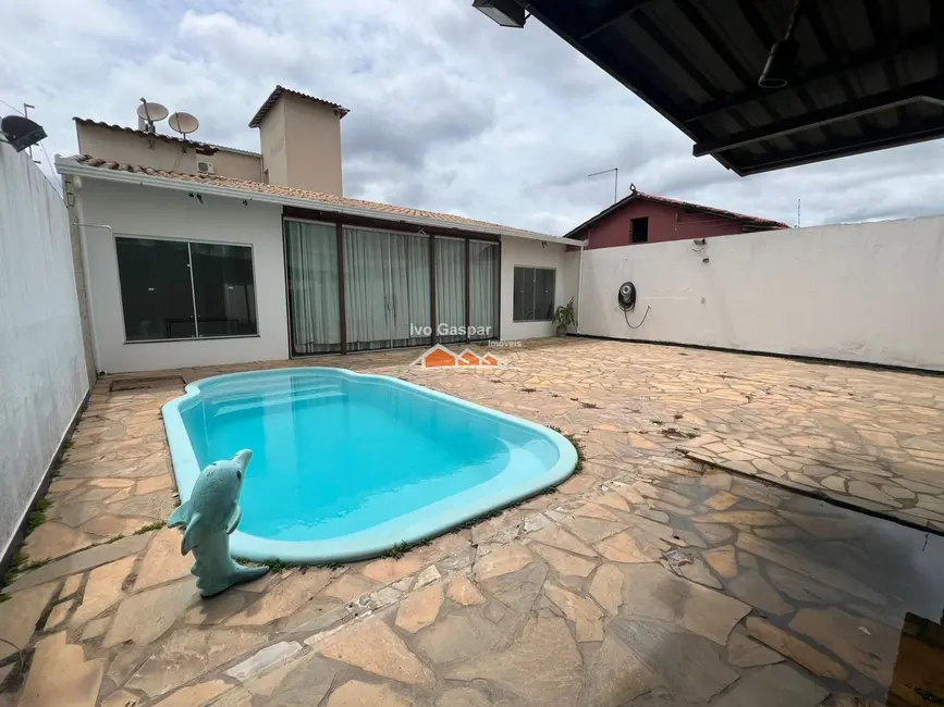 Foto 1 de Casa com 2 quartos à venda, 450m2 em Esmeraldas - MG