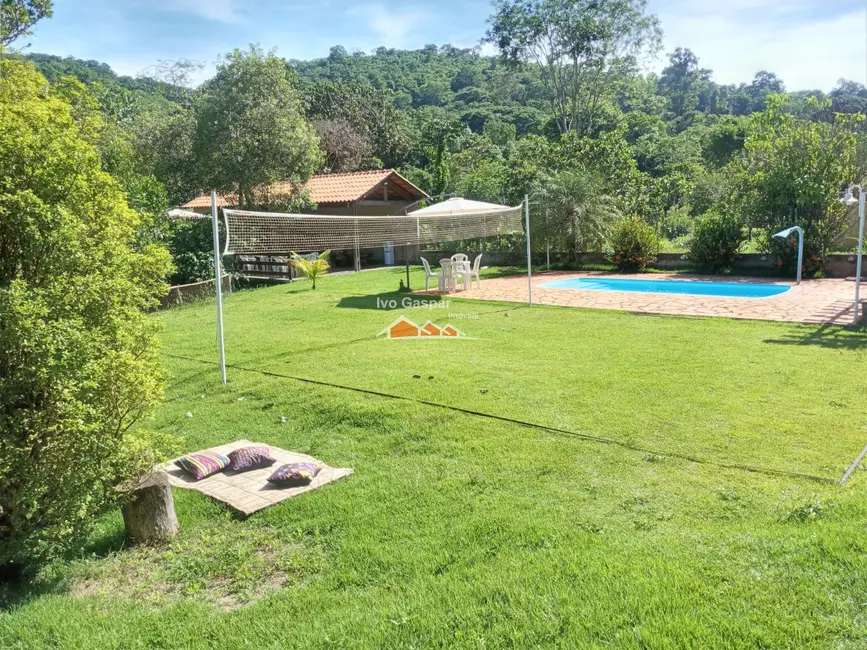 Foto 1 de Casa com 3 quartos à venda, 2000m2 em Esmeraldas - MG