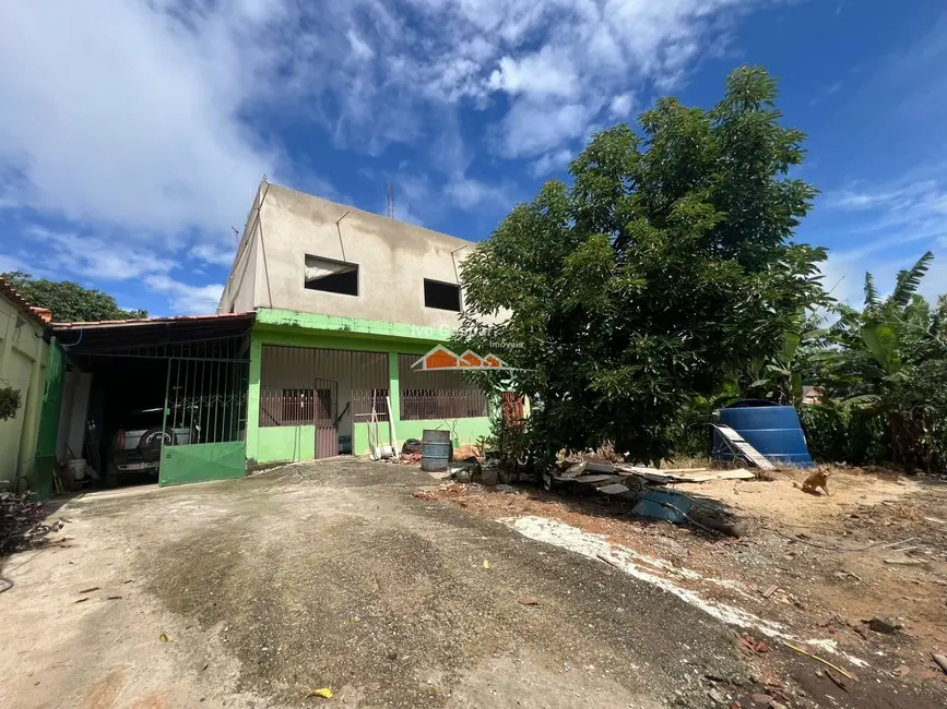Foto 1 de Casa com 3 quartos à venda, 1100m2 em Esmeraldas - MG