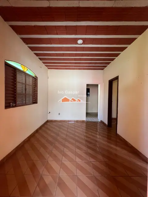 Foto 1 de Casa com 3 quartos à venda, 100m2 em Centro, Esmeraldas - MG