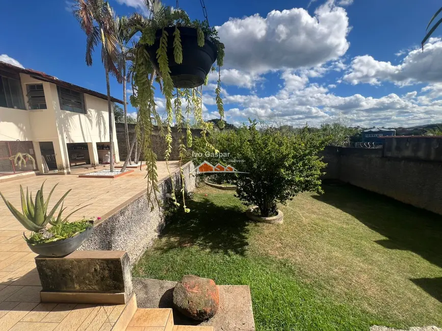 Casa com 3 quartos à venda, 450m2 em Esmeraldas - MG - imagem 1 Foto 1 de Casa com 3 quartos à venda, 450m2 em Esmeraldas - MG