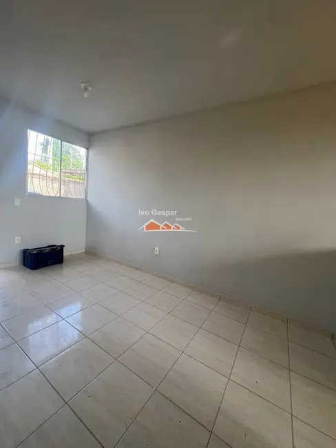 Foto 2 de Casa com 2 quartos à venda, 80m2 em Esmeraldas - MG