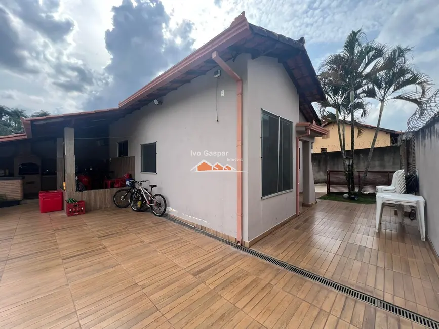 Casa com 3 quartos à venda, 250m2 em Esmeraldas - MG - imagem 2 Foto 2 de Casa com 3 quartos à venda, 250m2 em Esmeraldas - MG