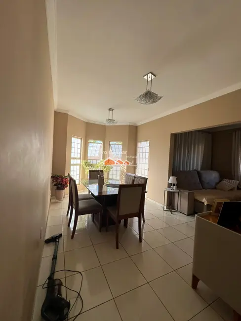 Foto 9 de Casa com 3 quartos à venda, 80m2 em Centro, Esmeraldas - MG