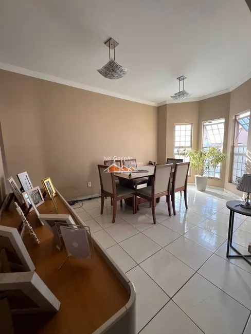 Foto 5 de Casa com 3 quartos à venda, 80m2 em Centro, Esmeraldas - MG