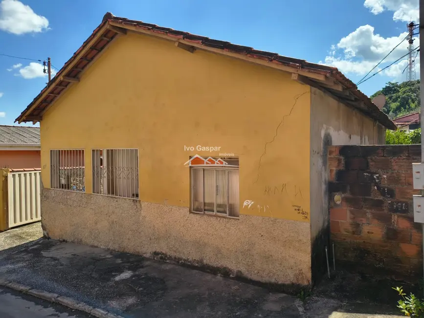 Foto 2 de Casa com 3 quartos à venda, 240m2 em Centro, Esmeraldas - MG