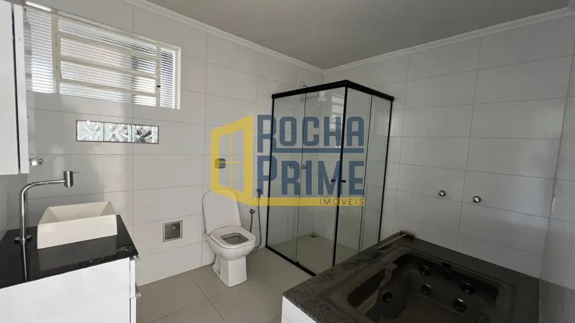 Foto 2 de Casa com 4 quartos para alugar, 200m2 em Ilha Solteira - SP