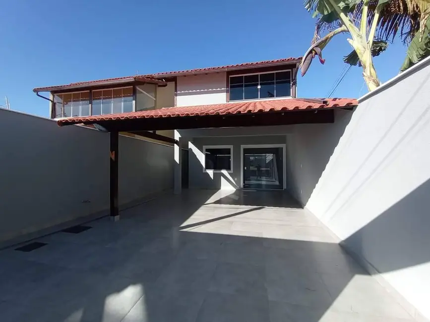 Foto 1 de Casa com 3 quartos à venda, 240m2 em Jardim Atlântico Leste (Itaipuaçu), Marica - RJ