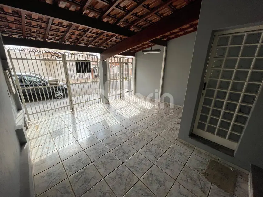 Casa com 2 quartos à venda, 127m2 em Jardim Ricetti, Sao Carlos - SP - imagem 2 Foto 2 de Casa com 2 quartos à venda, 127m2 em Jardim Ricetti, Sao Carlos - SP
