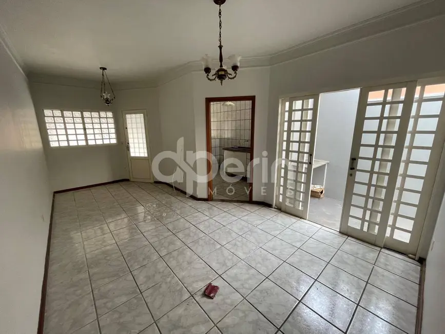 Casa com 2 quartos à venda, 127m2 em Jardim Ricetti, Sao Carlos - SP - imagem 3 Foto 3 de Casa com 2 quartos à venda, 127m2 em Jardim Ricetti, Sao Carlos - SP
