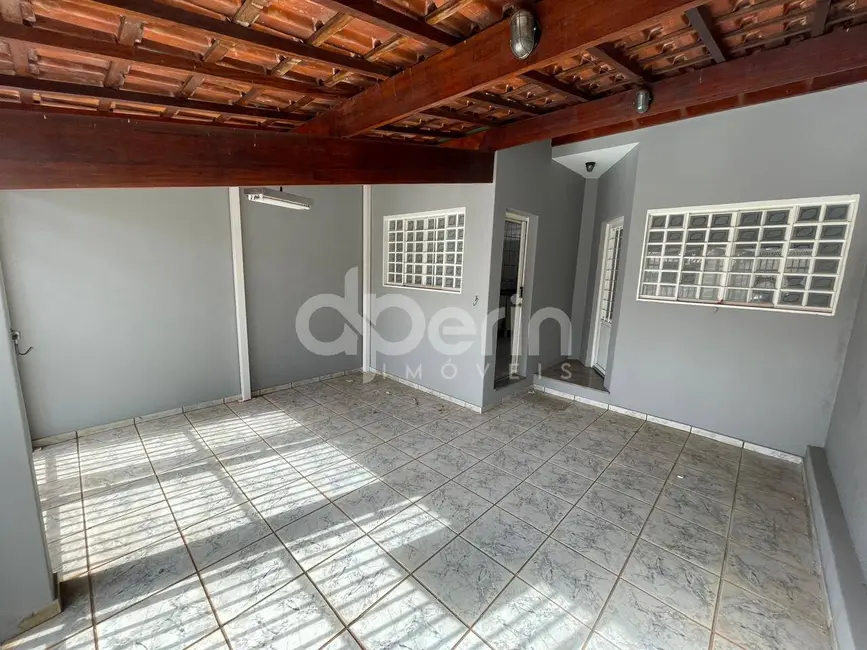 Casa com 2 quartos à venda, 127m2 em Jardim Ricetti, Sao Carlos - SP - imagem 1 Foto 1 de Casa com 2 quartos à venda, 127m2 em Jardim Ricetti, Sao Carlos - SP
