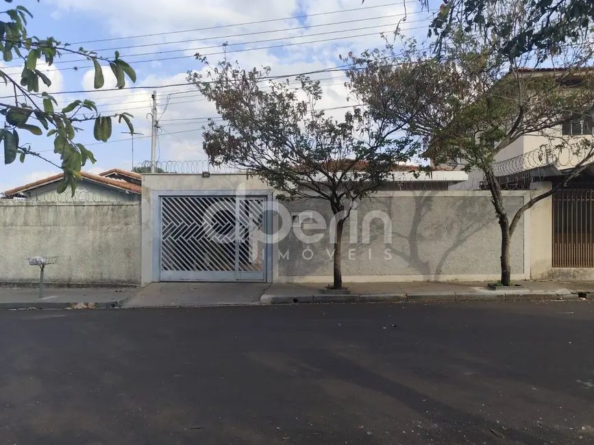 Foto 1 de Casa com 3 quartos à venda, 200m2 em Vila Prado, Sao Carlos - SP