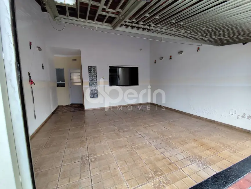 Casa com 3 quartos à venda, 182m2 em Jardim Nossa Senhora Aparecida, Sao Carlos - SP - imagem 2 Foto 2 de Casa com 3 quartos à venda, 182m2 em Jardim Nossa Senhora Aparecida, Sao Carlos - SP