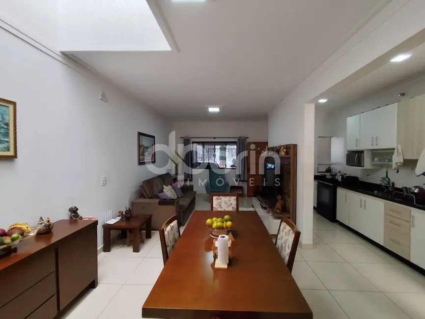 Casa com 3 quartos à venda, 182m2 em Jardim Nossa Senhora Aparecida, Sao Carlos - SP - imagem 7 Foto 7 de Casa com 3 quartos à venda, 182m2 em Jardim Nossa Senhora Aparecida, Sao Carlos - SP