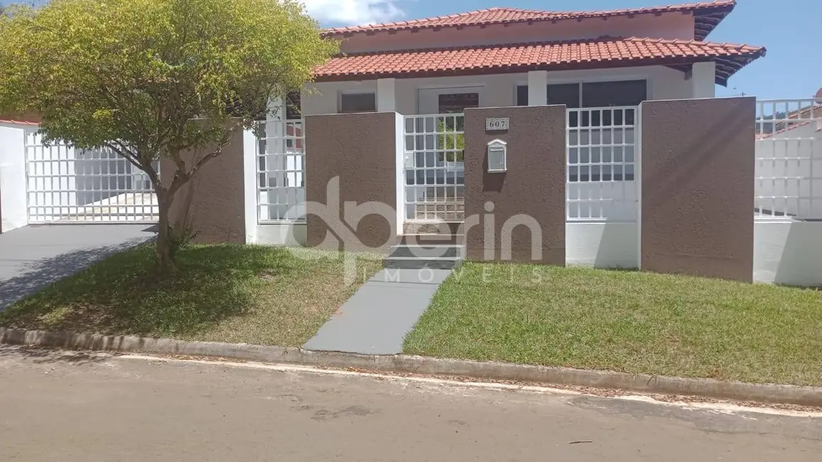Foto 1 de Casa com 3 quartos à venda, 525m2 em Analandia - SP