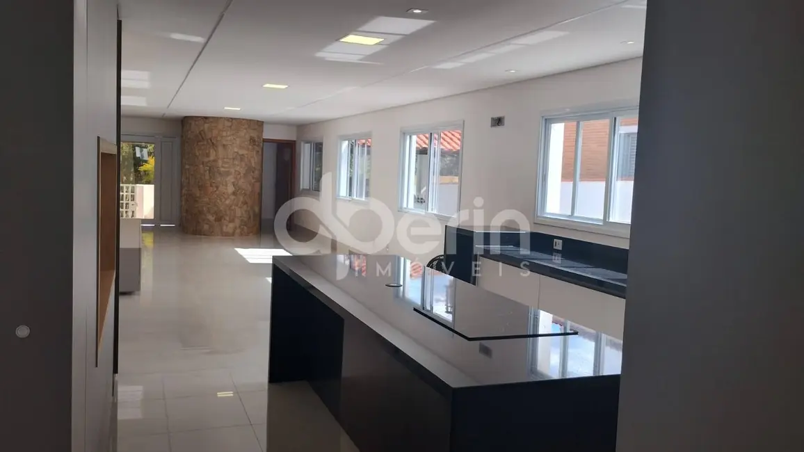 Foto 6 de Casa com 3 quartos à venda, 525m2 em Analandia - SP