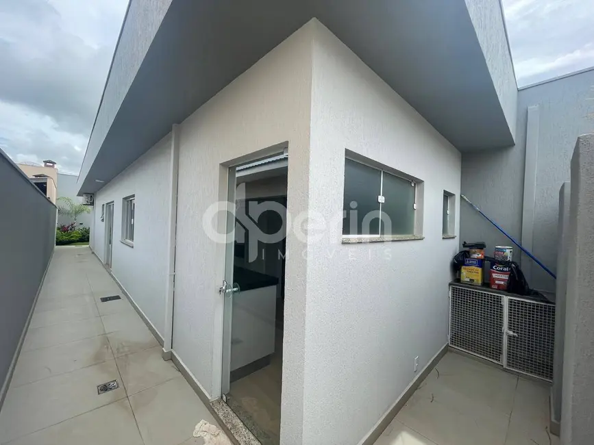 Casa com 3 quartos à venda, 312m2 em Centro, Sao Carlos - SP - imagem 2 Foto 2 de Casa com 3 quartos à venda, 312m2 em Centro, Sao Carlos - SP