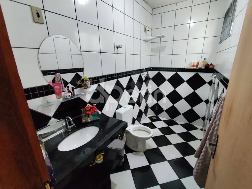 Casa com 3 quartos à venda, 250m2 em Jardim de Cresci, Sao Carlos - SP - imagem 9 Foto 9 de Casa com 3 quartos à venda, 250m2 em Jardim de Cresci, Sao Carlos - SP