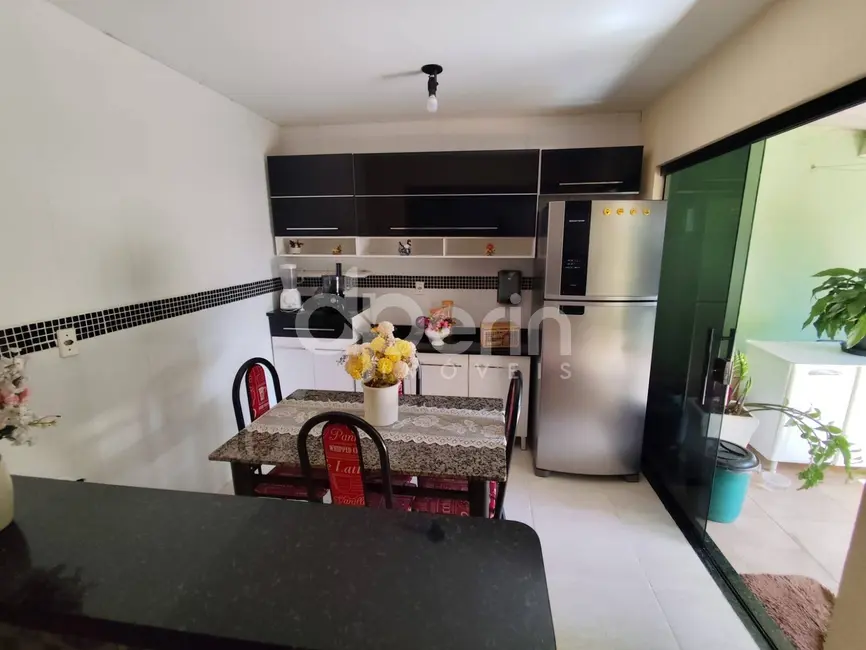 Foto 8 de Casa com 3 quartos à venda, 200m2 em Residencial Deputado José Zavaglia, Sao Carlos - SP
