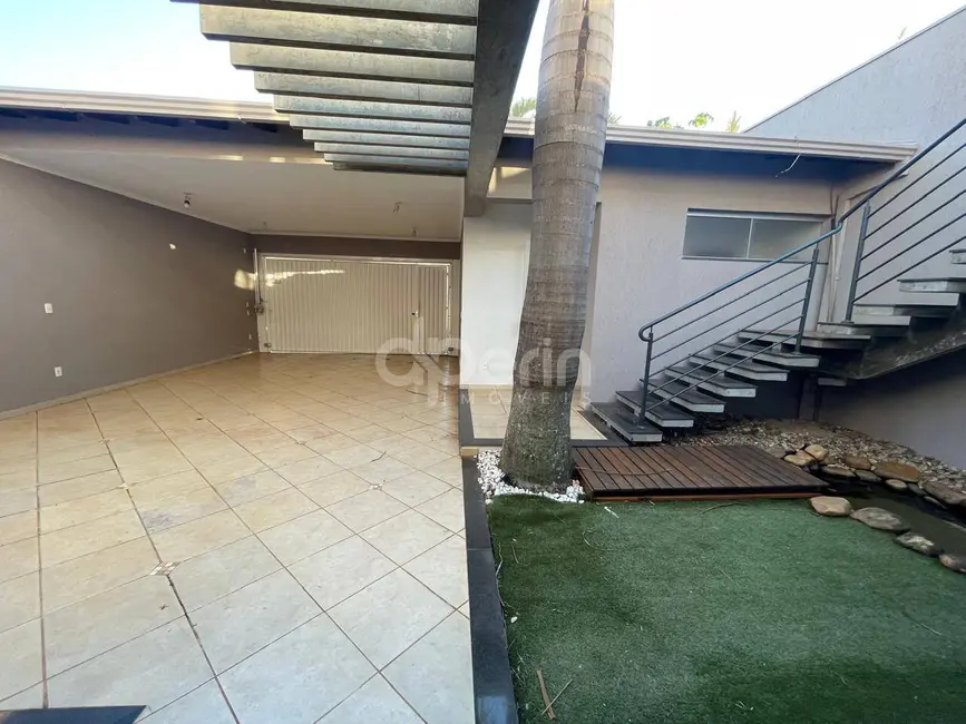 Casa com 3 quartos à venda, 250m2 em Residencial Samambaia, Sao Carlos - SP - imagem 5 Foto 5 de Casa com 3 quartos à venda, 250m2 em Residencial Samambaia, Sao Carlos - SP