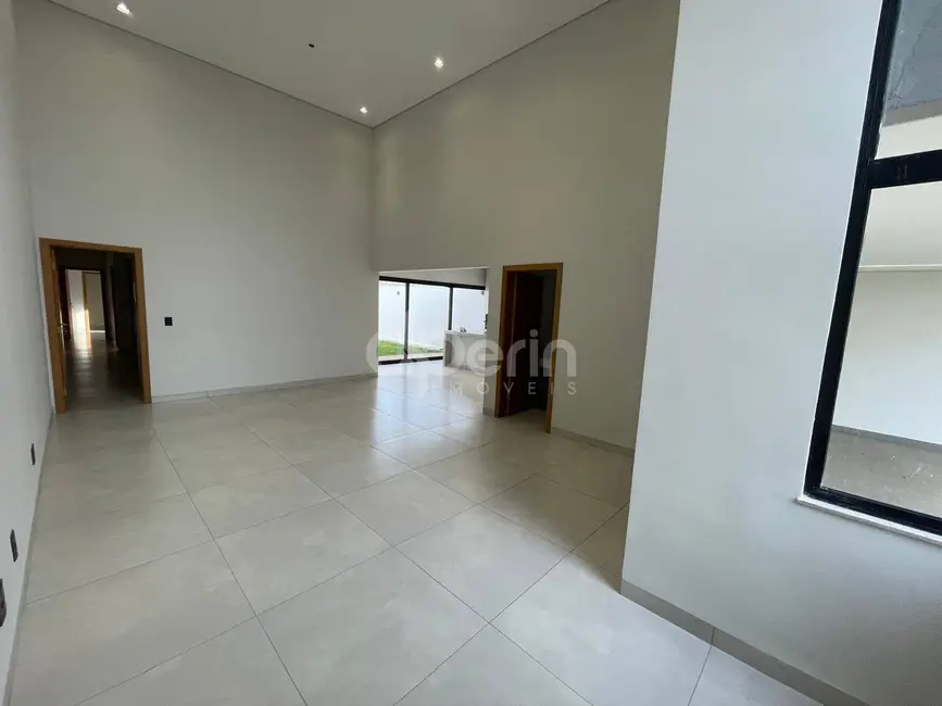 Casa com 3 quartos à venda, 250m2 em Residencial Samambaia, Sao Carlos - SP - imagem 2 Foto 2 de Casa com 3 quartos à venda, 250m2 em Residencial Samambaia, Sao Carlos - SP