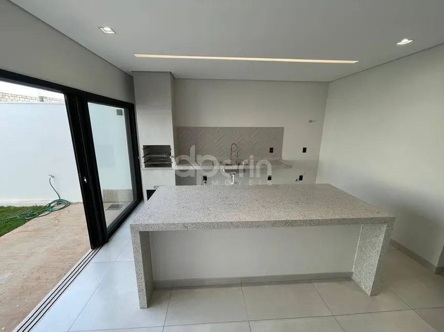 Casa com 3 quartos à venda, 250m2 em Residencial Samambaia, Sao Carlos - SP - imagem 6 Foto 6 de Casa com 3 quartos à venda, 250m2 em Residencial Samambaia, Sao Carlos - SP