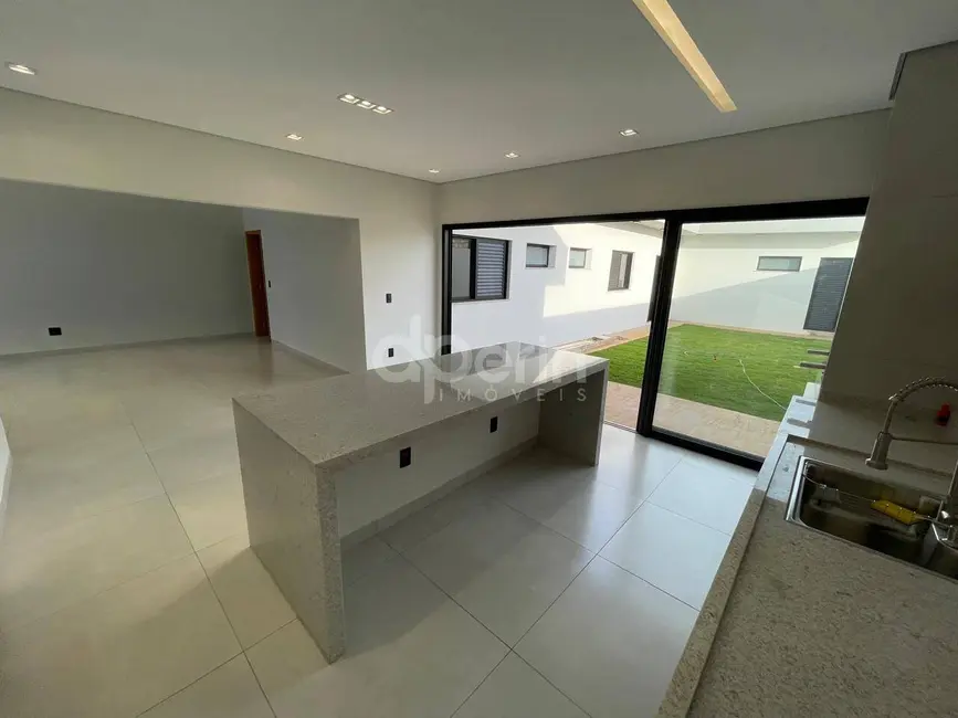 Casa com 3 quartos à venda, 250m2 em Residencial Samambaia, Sao Carlos - SP - imagem 7 Foto 7 de Casa com 3 quartos à venda, 250m2 em Residencial Samambaia, Sao Carlos - SP