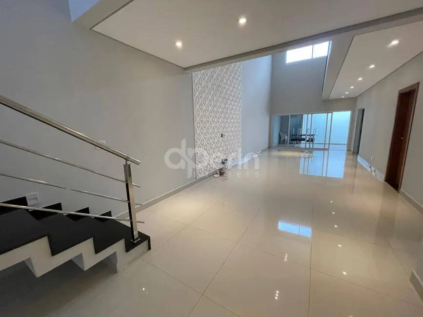 Casa com 4 quartos à venda, 250m2 em Residencial Samambaia, Sao Carlos - SP - imagem 2 Foto 2 de Casa com 4 quartos à venda, 250m2 em Residencial Samambaia, Sao Carlos - SP