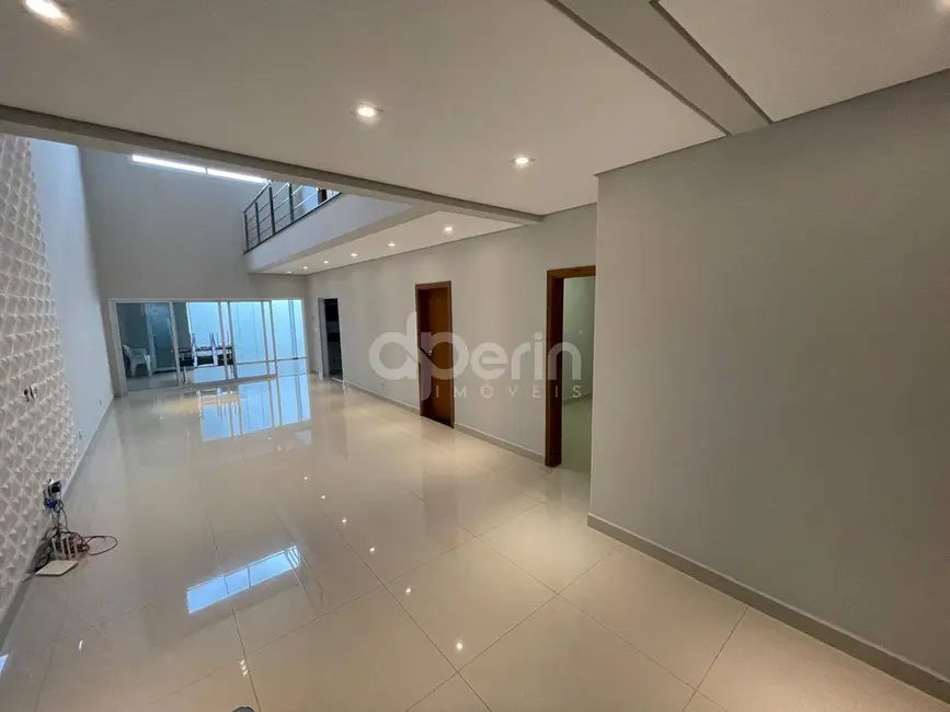 Casa com 4 quartos à venda, 250m2 em Residencial Samambaia, Sao Carlos - SP - imagem 3 Foto 3 de Casa com 4 quartos à venda, 250m2 em Residencial Samambaia, Sao Carlos - SP