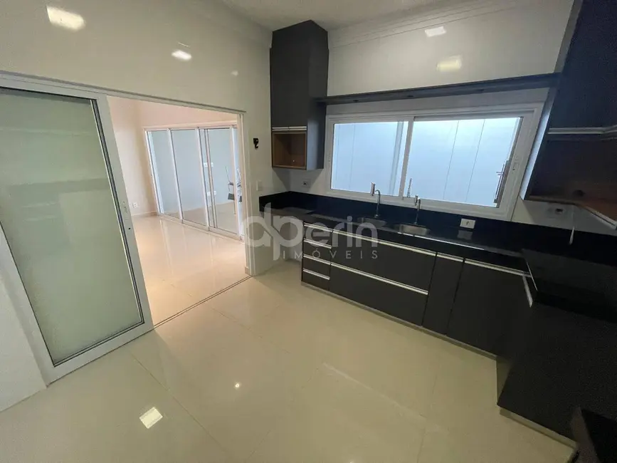 Casa com 4 quartos à venda, 250m2 em Residencial Samambaia, Sao Carlos - SP - imagem 9 Foto 9 de Casa com 4 quartos à venda, 250m2 em Residencial Samambaia, Sao Carlos - SP
