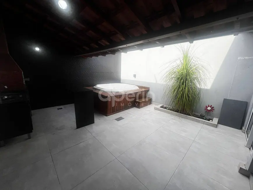 Foto 5 de Casa com 2 quartos à venda, 132m2 em Jardim Ipanema, Sao Carlos - SP