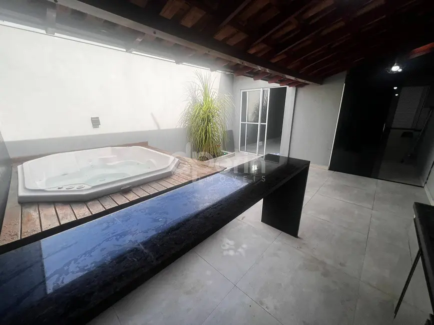 Foto 3 de Casa com 2 quartos à venda, 132m2 em Jardim Ipanema, Sao Carlos - SP