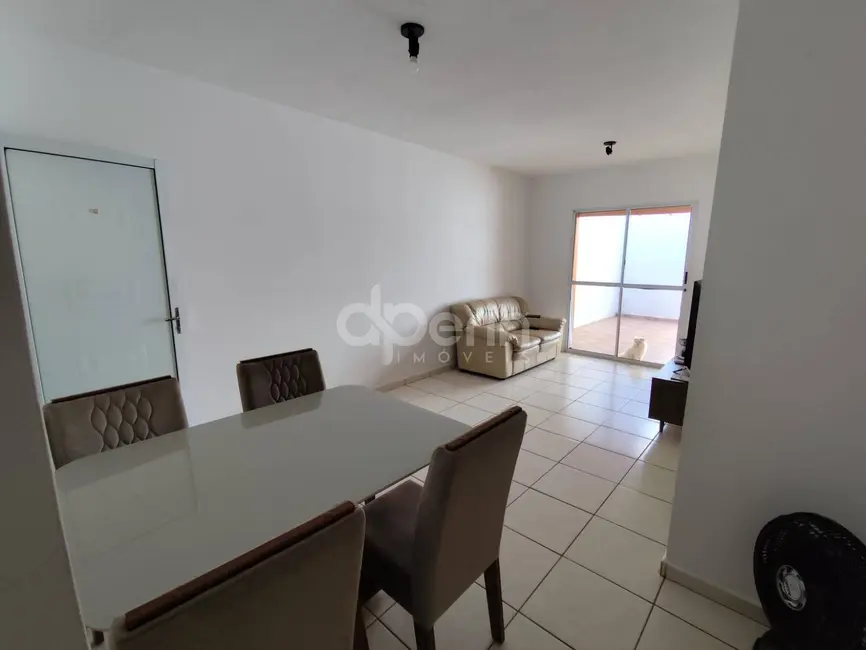 Casa com 3 quartos à venda, 150m2 em Jardim Ipanema, Sao Carlos - SP - imagem 3 Foto 3 de Casa com 3 quartos à venda, 150m2 em Jardim Ipanema, Sao Carlos - SP