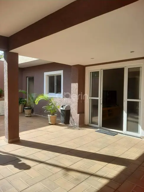 Casa com 3 quartos à venda, 214m2 em Parque Santa Felícia Jardim, Sao Carlos - SP - imagem 2 Foto 2 de Casa com 3 quartos à venda, 214m2 em Parque Santa Felícia Jardim, Sao Carlos - SP