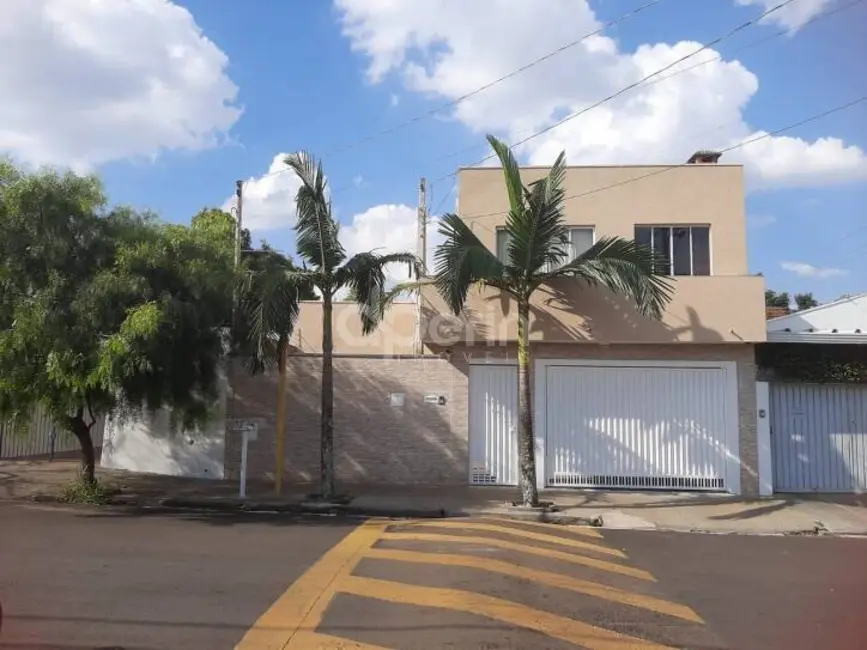 Casa com 3 quartos à venda, 214m2 em Parque Santa Felícia Jardim, Sao Carlos - SP - imagem 1 Foto 1 de Casa com 3 quartos à venda, 214m2 em Parque Santa Felícia Jardim, Sao Carlos - SP