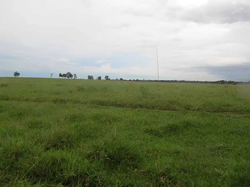 Foto 2 de Fazenda / Haras à venda, 2541m2 em Centro, Pontes E Lacerda - MT