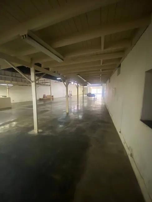 Sala Comercial à venda e para alugar, 850m2 em Centro, Braganca Paulista - SP - imagem 9 Foto 9 de Sala Comercial à venda e para alugar, 850m2 em Centro, Braganca Paulista - SP