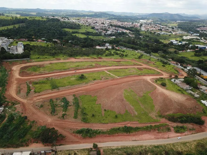 Foto 1 de Terreno / Lote à venda, 140m2 em Braganca Paulista - SP