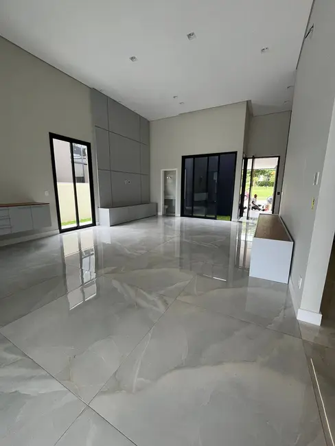 Foto 2 de Casa com 3 quartos à venda, 426m2 em Lagos de Santa Helena, Braganca Paulista - SP