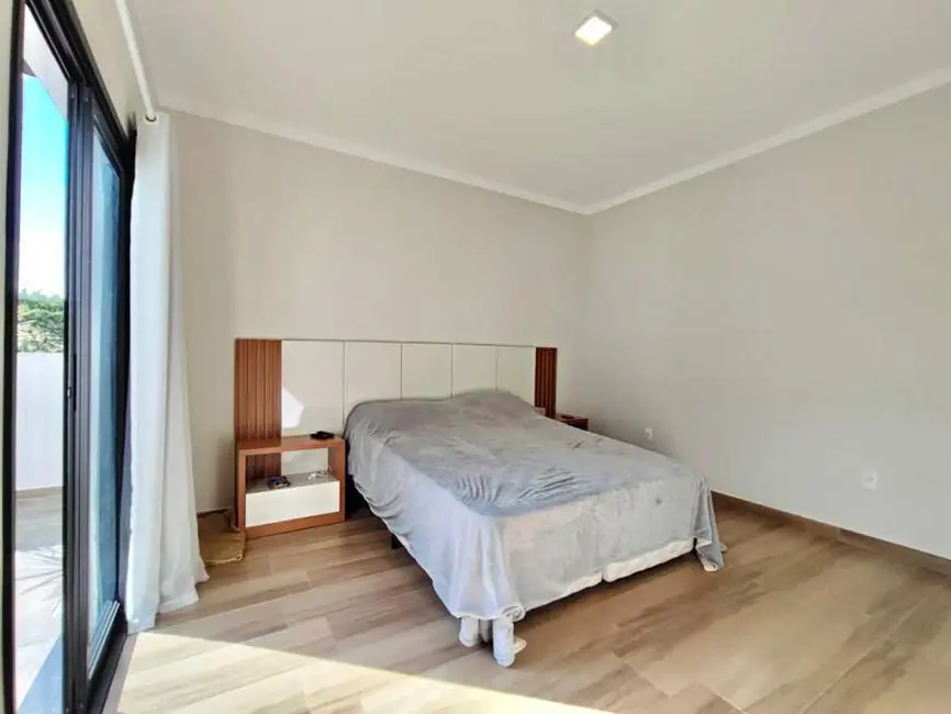 Casa à venda, 300m2 em Braganca Paulista - SP - imagem 6 Foto 6 de Casa à venda, 300m2 em Braganca Paulista - SP