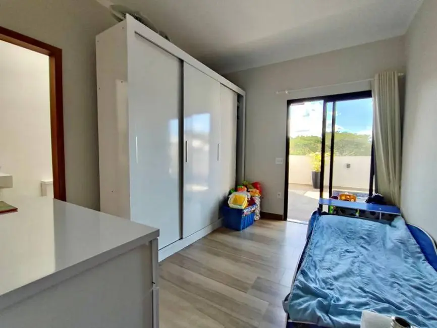 Casa à venda, 300m2 em Braganca Paulista - SP - imagem 4 Foto 4 de Casa à venda, 300m2 em Braganca Paulista - SP