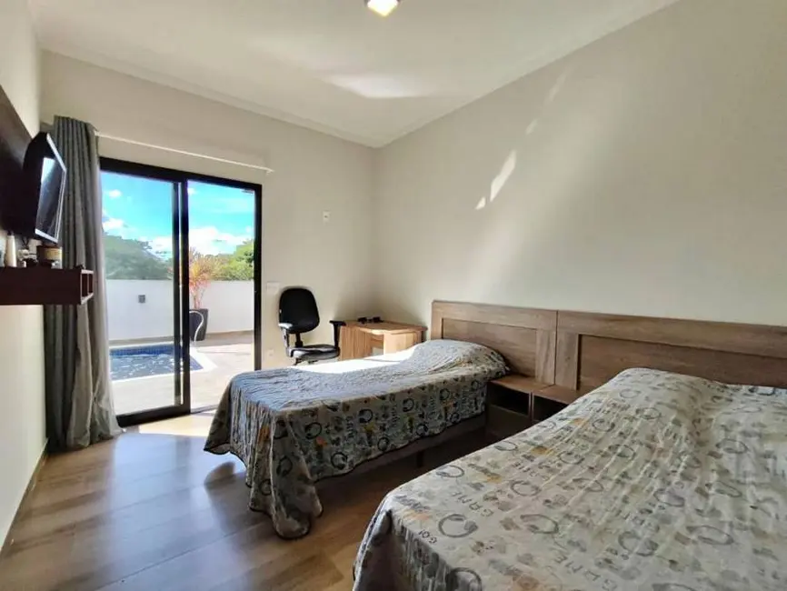 Casa à venda, 300m2 em Braganca Paulista - SP - imagem 7 Foto 7 de Casa à venda, 300m2 em Braganca Paulista - SP