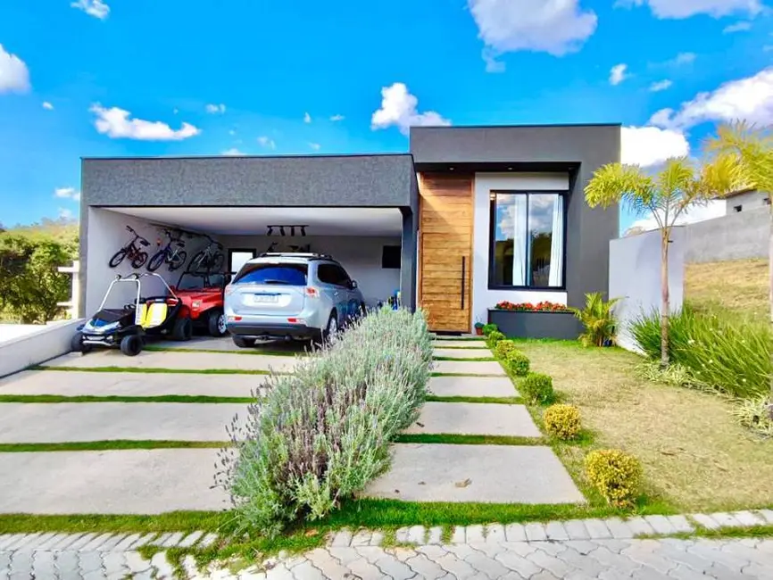 Casa à venda, 300m2 em Braganca Paulista - SP - imagem 2 Foto 2 de Casa à venda, 300m2 em Braganca Paulista - SP