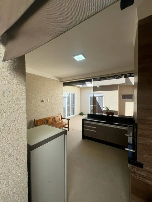 Casa de Condomínio com 3 quartos à venda, 165m2 em Condomínio Portal da Serra, Braganca Paulista - SP - imagem 6 Foto 6 de Casa de Condomínio com 3 quartos à venda, 165m2 em Condomínio Portal da Serra, Braganca Paulista - SP