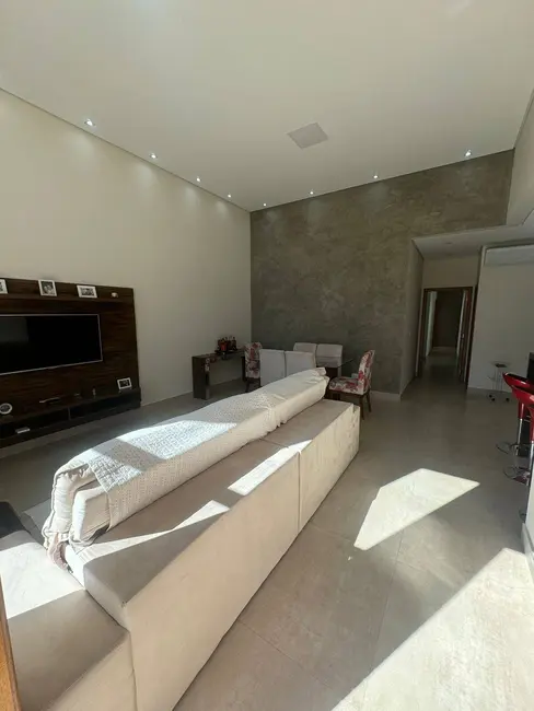 Casa de Condomínio com 3 quartos à venda, 165m2 em Condomínio Portal da Serra, Braganca Paulista - SP - imagem 2 Foto 2 de Casa de Condomínio com 3 quartos à venda, 165m2 em Condomínio Portal da Serra, Braganca Paulista - SP