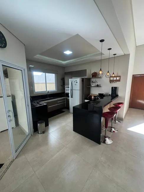 Casa de Condomínio com 3 quartos à venda, 165m2 em Condomínio Portal da Serra, Braganca Paulista - SP - imagem 5 Foto 5 de Casa de Condomínio com 3 quartos à venda, 165m2 em Condomínio Portal da Serra, Braganca Paulista - SP